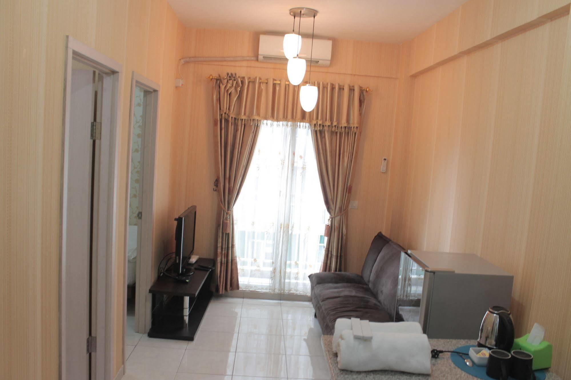 Myrooms Bekasi Exterior photo