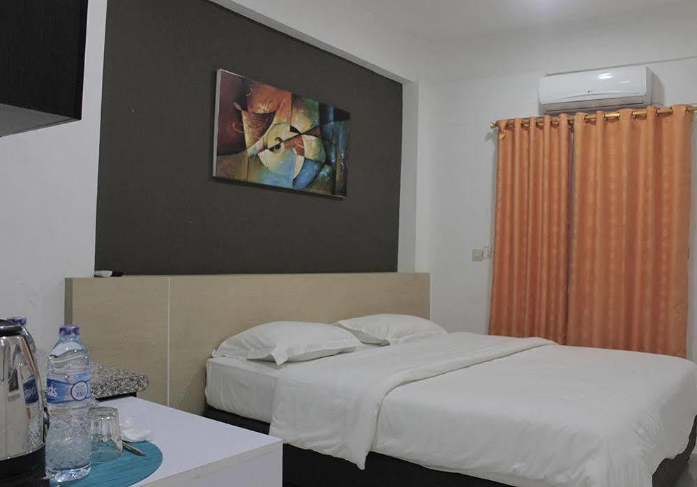 Myrooms Bekasi Exterior photo