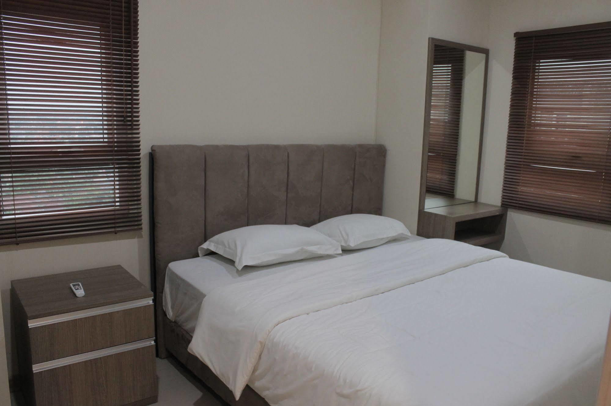 Myrooms Bekasi Exterior photo