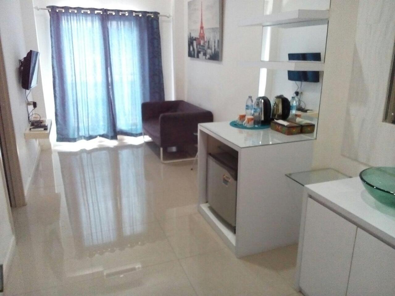 Myrooms Bekasi Exterior photo